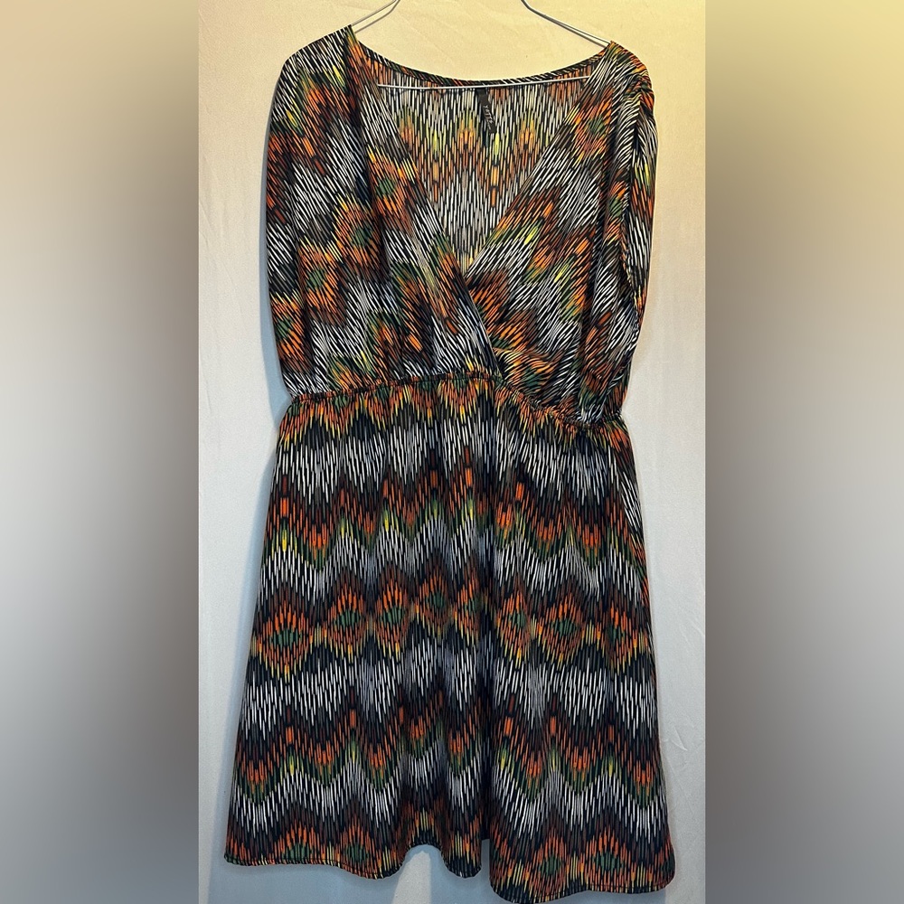 1X Women's Sleeveless Multicolor Patterned Dress